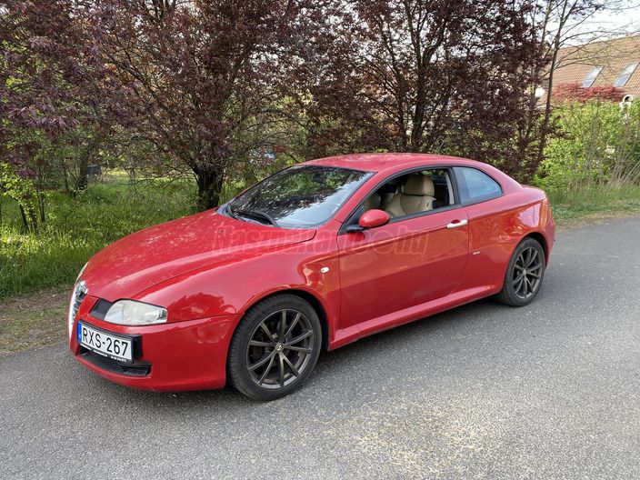 ALFA ROMEO GT 1.9 JTD 16V Distinctive