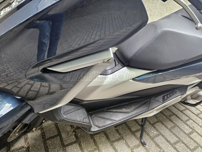 HONDA FORZA 300