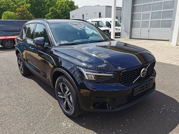 VOLVO XC40 2.0 [B3] MHEV Plus Dark DCT