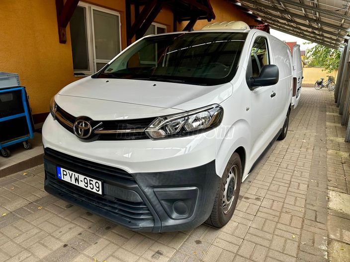 TOYOTA PROACE 1.5 D Shuttle Active L1H1