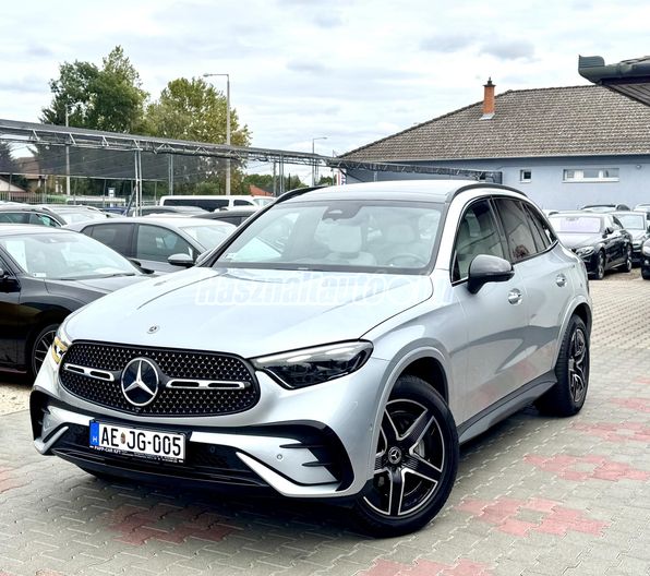 MERCEDES-BENZ GLC 300 4Matic 9G-TRONIC Mild hybrid drive
