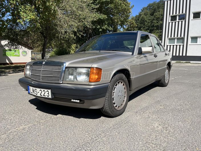 MERCEDES-BENZ 190 D 2.5