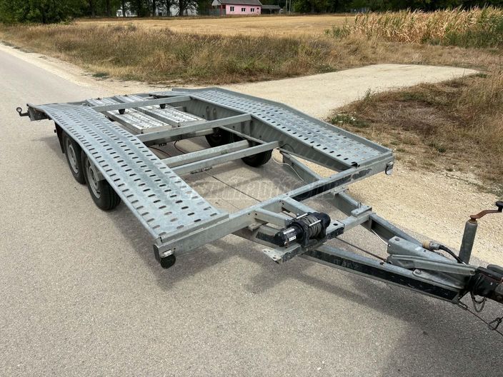 TEMA 2700kg/új gumik/2028.03.-ig műszaki