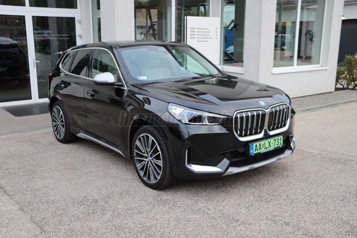 BMW IX1 xDrive30 xLine 64,8kWh