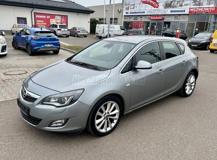 OPEL ASTRA J 1.6 Cosmo