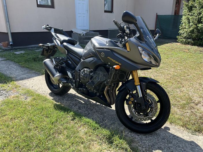 YAMAHA FZ8-S