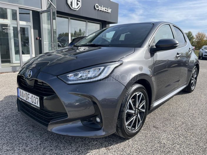 TOYOTA YARIS 1.5 VVT-i Comfort Style Tech