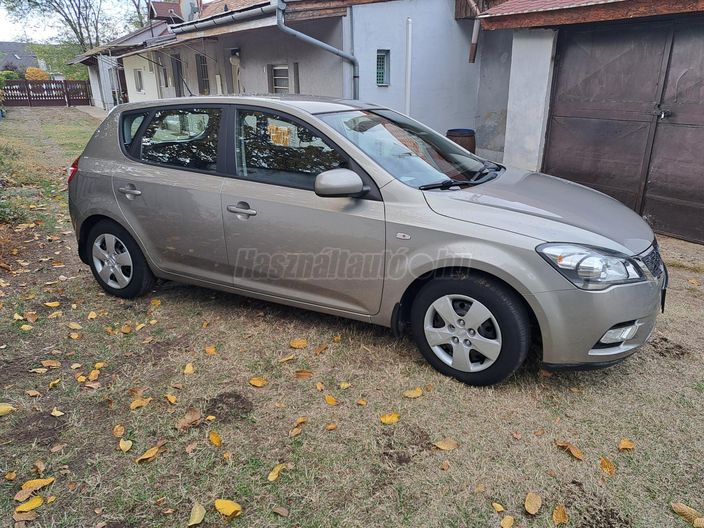 KIA CEE'D 1.4 EX