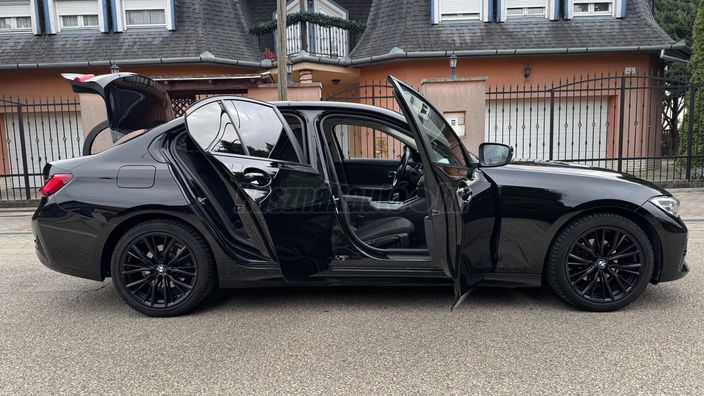 BMW 3-AS SOROZAT 318d (Automata)
