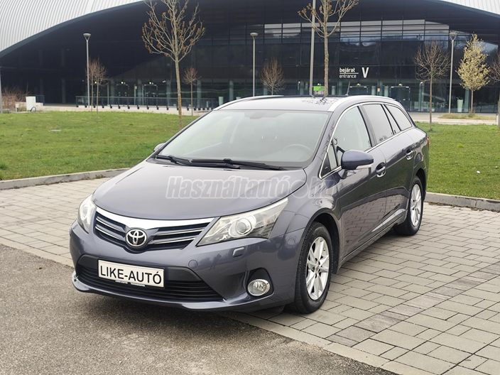 TOYOTA AVENSIS Wagon 1.8 Executive