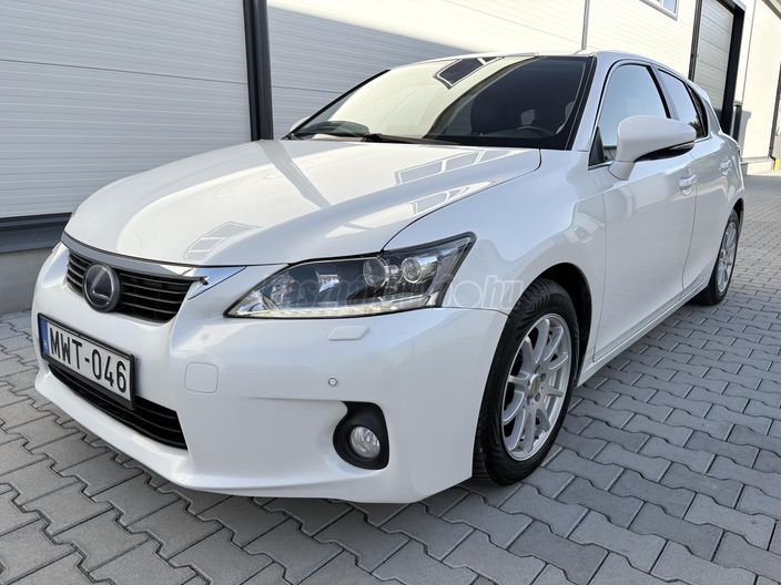 LEXUS CT 200h Mark Levinson Top (Automata)