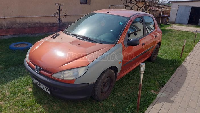 PEUGEOT 206 1.4 XT