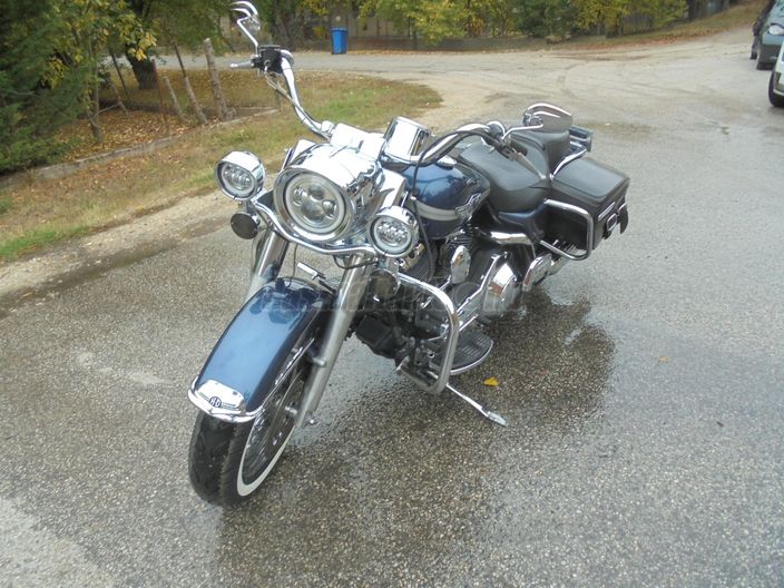 HARLEY-DAVIDSON ROAD KING