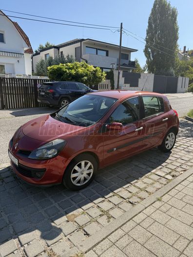 RENAULT CLIO 1.4 16V Dynamique