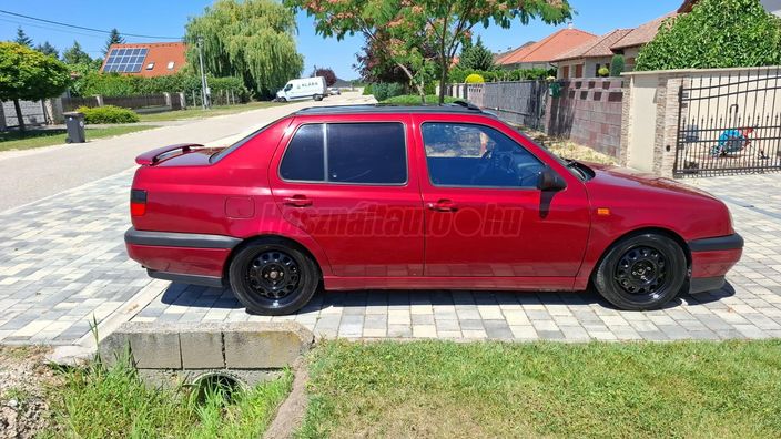 VOLKSWAGEN VENTO 1.9 TD GL
