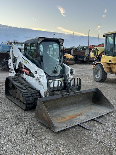 BOBCAT T650 gumiláncos / kanál + raklapvilla