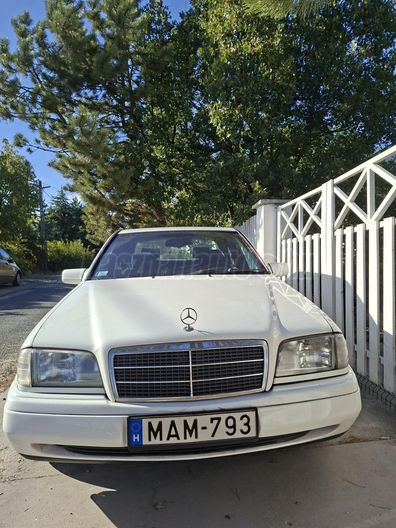 MERCEDES-BENZ C 250 D Elegance