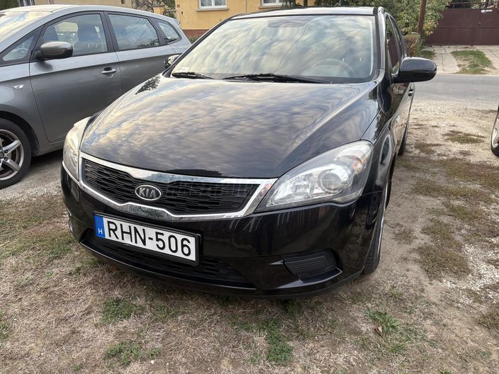 KIA CEE'D 1.4 EX