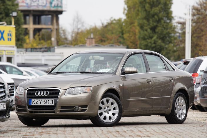 AUDI A4 1.6