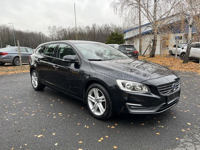 VOLVO V60 1.6 D [D2] Momentum