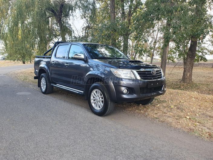 TOYOTA HILUX 3.0 D-4D 4x4 Double SR+