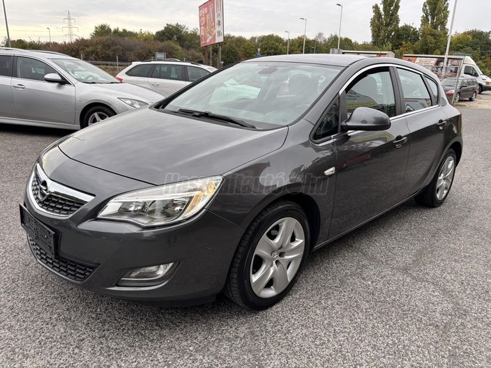 OPEL ASTRA J 1.4 Selection