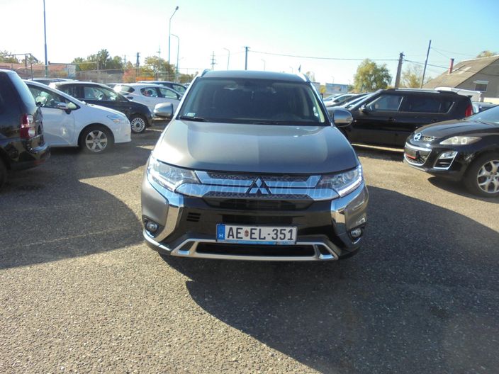 MITSUBISHI OUTLANDER 2.0 MIVEC Inform