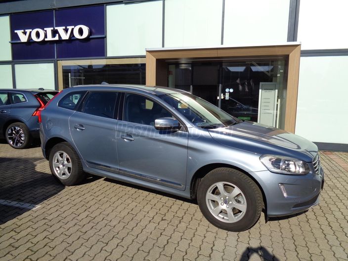 VOLVO XC60 2.0 D [D3] Summum Geartronic FWD