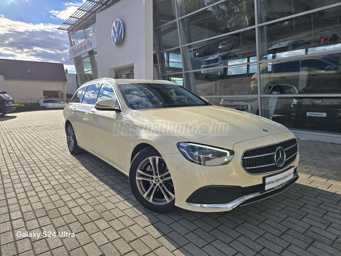MERCEDES-BENZ E 220