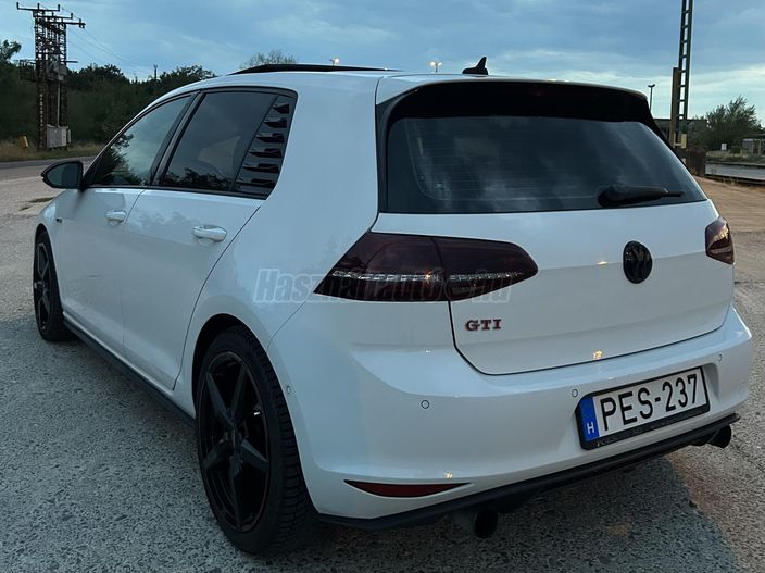 VOLKSWAGEN GOLF VII