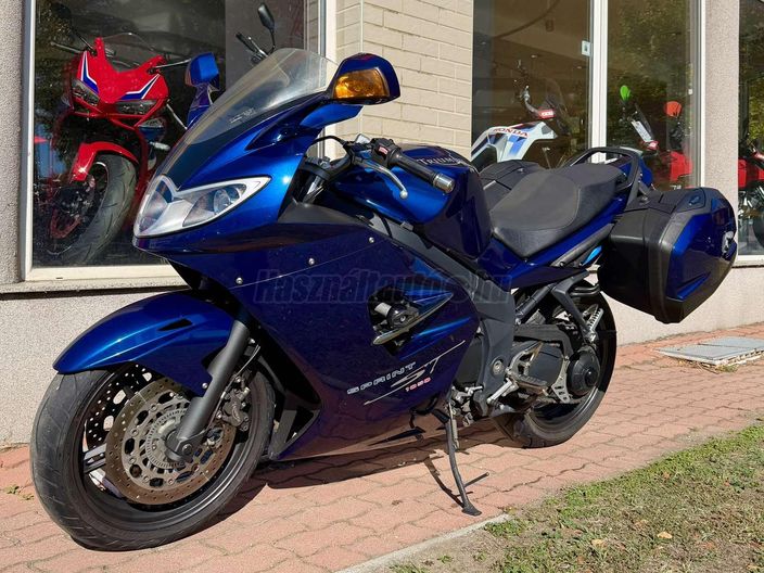 TRIUMPH SPRINT ST 1050
