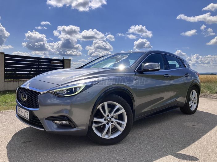 INFINITI Q30 1.5d