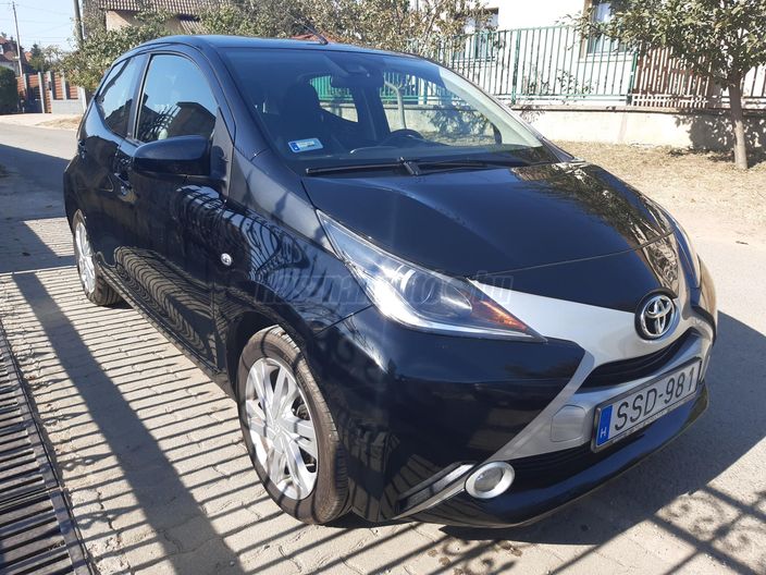 TOYOTA AYGO 1.0 x-clusiv II