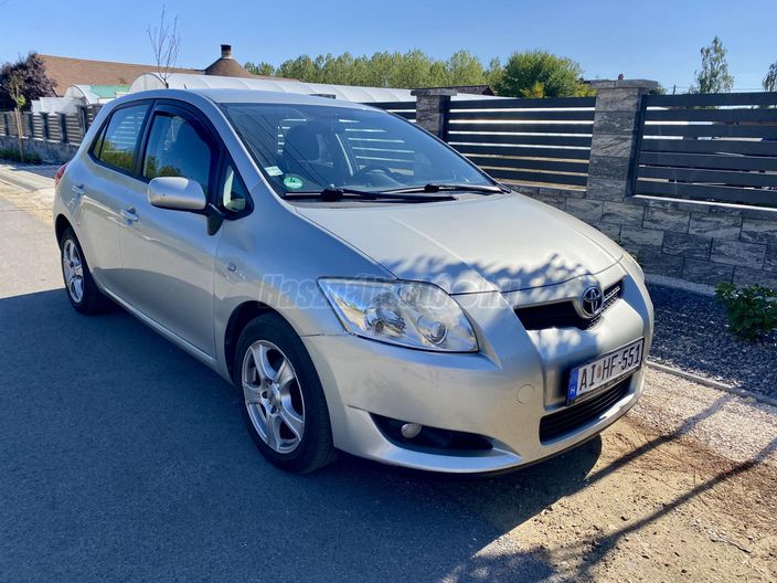 TOYOTA AURIS 1.4 Luna