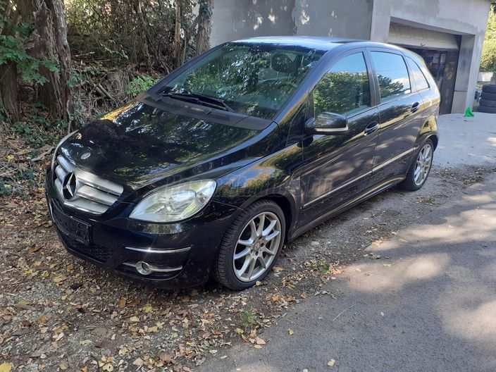 MERCEDES-BENZ B 200 CDI