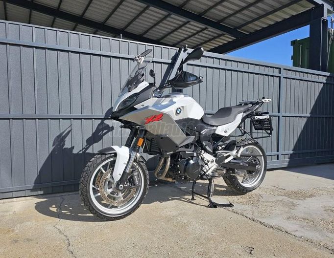 BMW F 900 XR