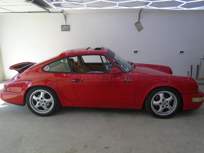 PORSCHE 911 Carrera 4 Coupe