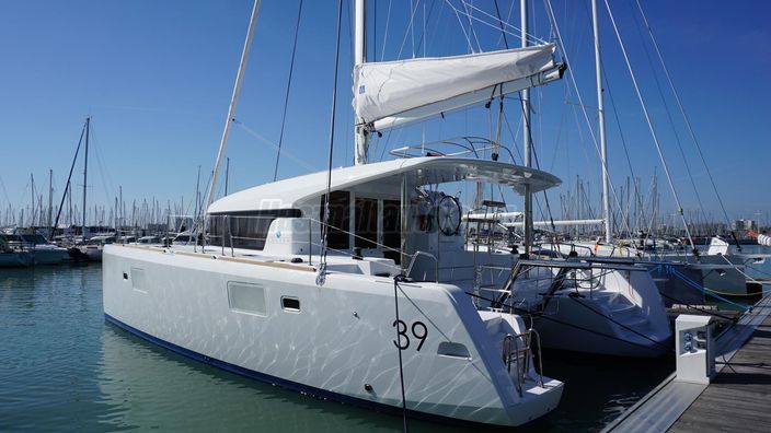 LAGOON 39