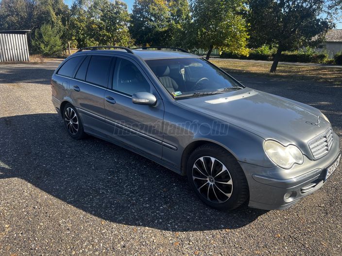 MERCEDES-BENZ C 220