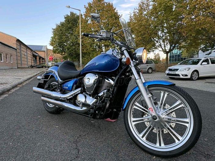 KAWASAKI VN 900