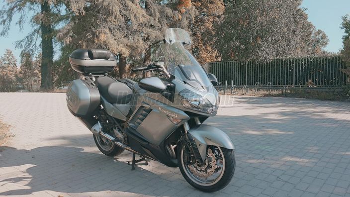 KAWASAKI GTR 1400