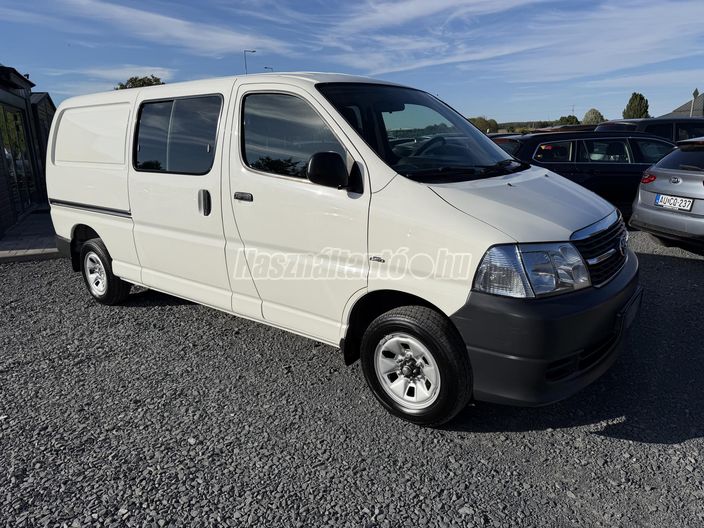 TOYOTA HIACE 2.5 D-4D 4x4 Panel Van Comfort LONG