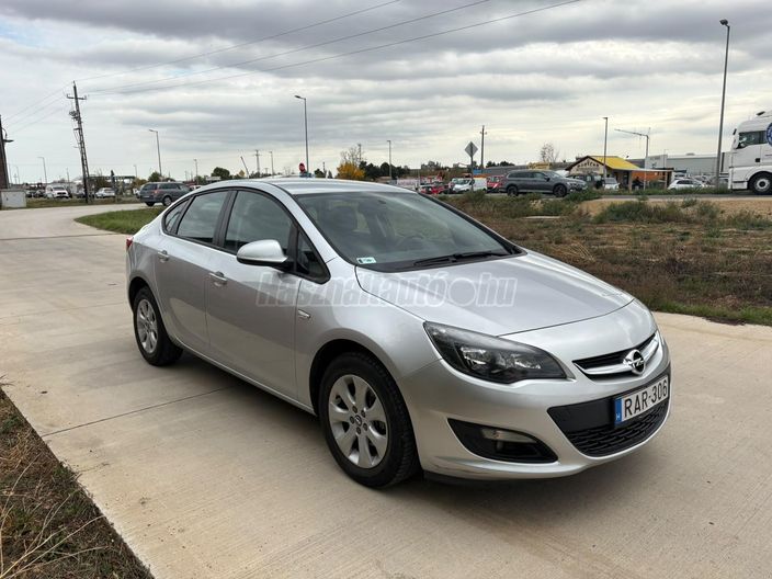 OPEL ASTRA J Sedan 1.6 Enjoy EURO6