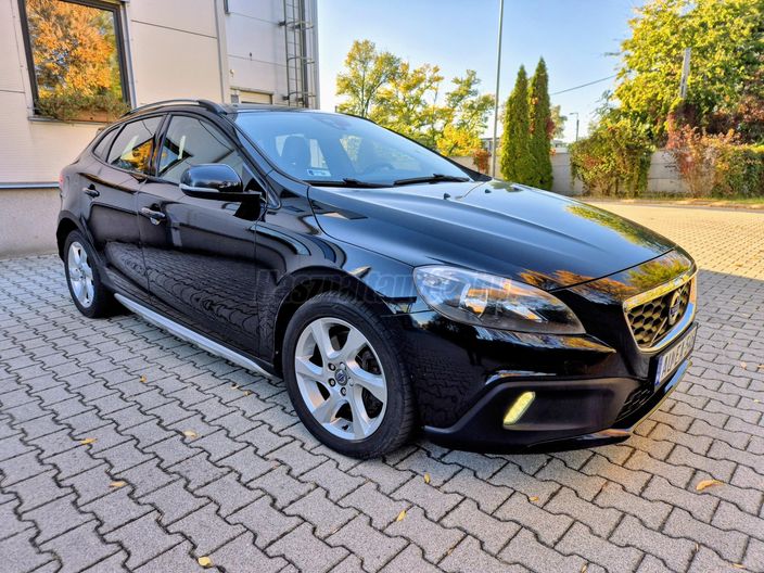 VOLVO V40 Cross Country 2.0 D [D3] Ocean Race