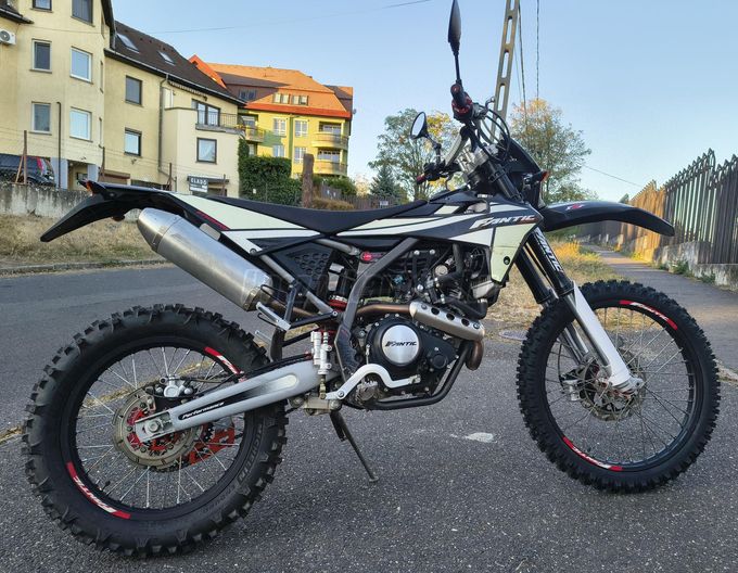 FANTIC MOTOR XEF 125 Competition
