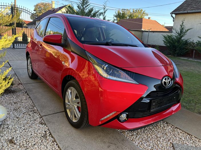 TOYOTA AYGO 1.0 x