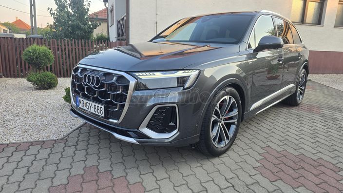 AUDI Q7 50 TDI S line quattro Tiptronic ic [7 személy]