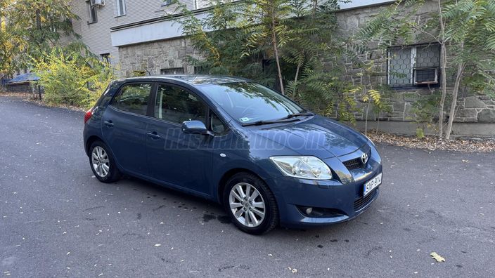 TOYOTA AURIS 1.6