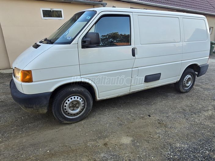 VOLKSWAGEN TRANSPORTER T4 Caravelle 2.5 Comfortline