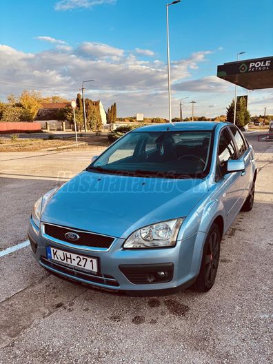 FORD FOCUS 1.6 Ghia